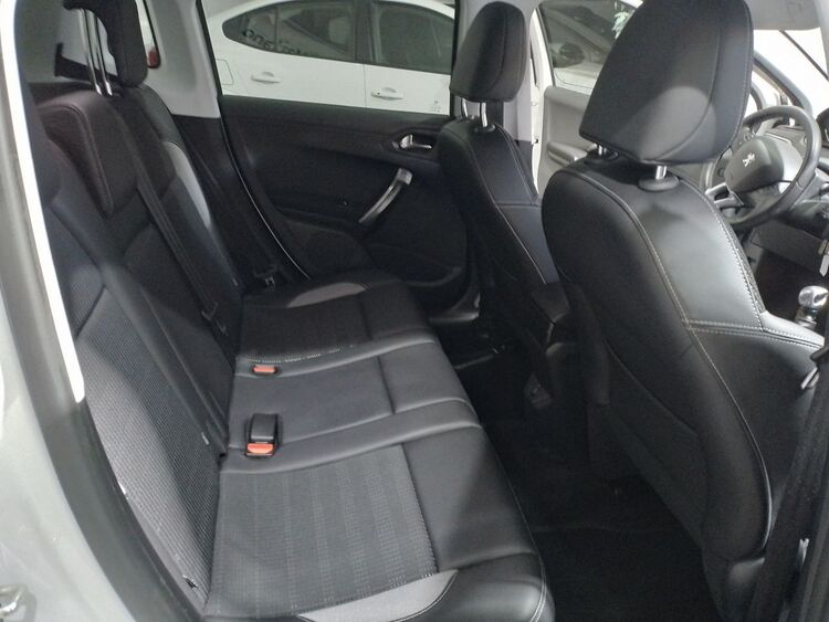 Peugeot 2008 Allure foto 9