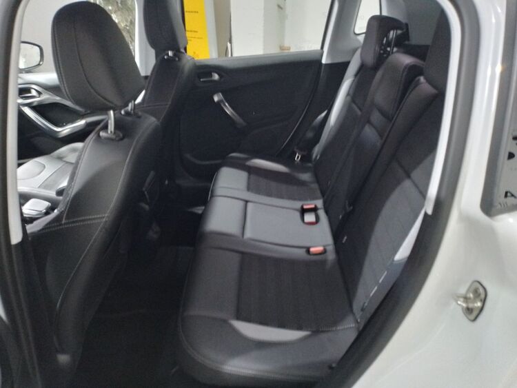 Peugeot 2008 Allure foto 10