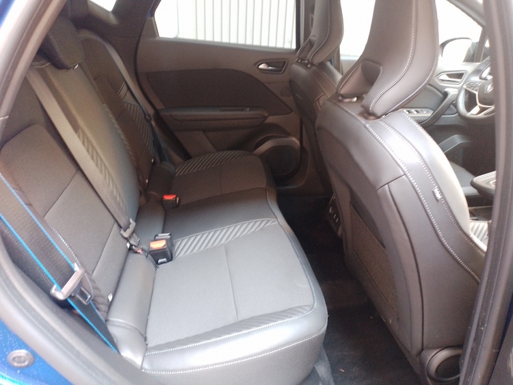 RENAULT NUEVO CAPTUR SPRIT ALPINE FULL HYBRID 145 CV foto 8