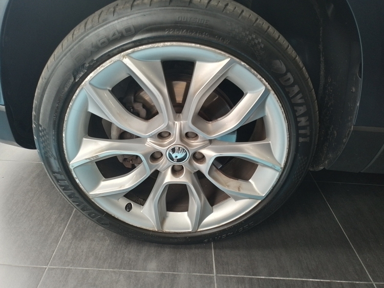 Skoda Karoq Style 4x4 foto 17