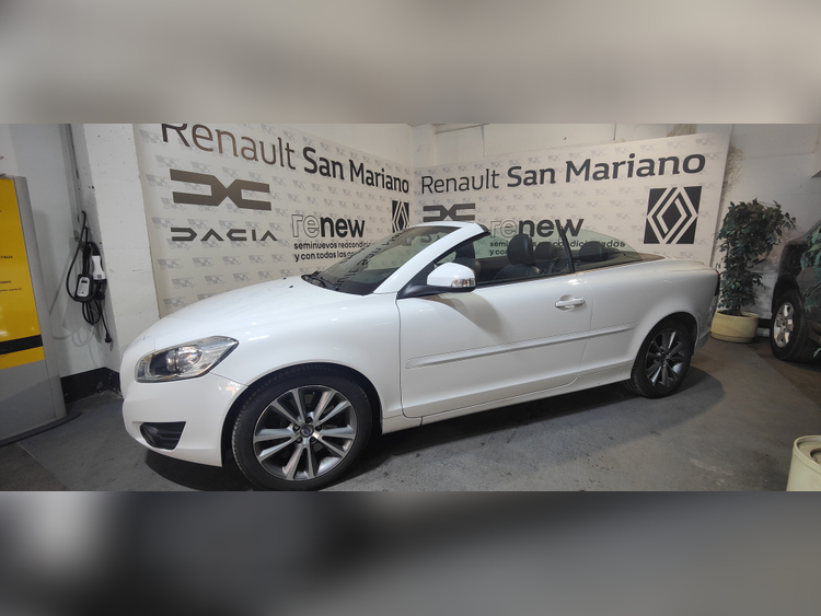 Volvo C70 2.0 D Momentum foto 2
