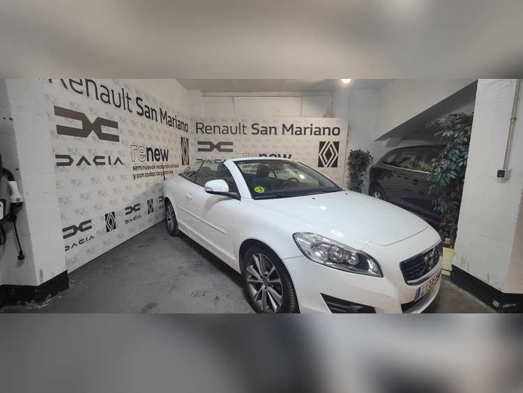 Volvo C70 2.0 D Momentum foto 3