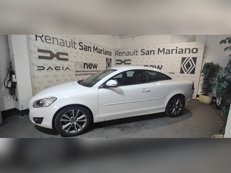 Volvo C70 2.0 D Momentum foto 4