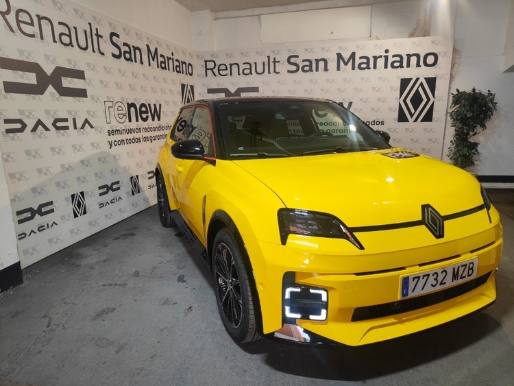 Renault 5 E-Tech 150 Comfort Range Iconic Five foto 3