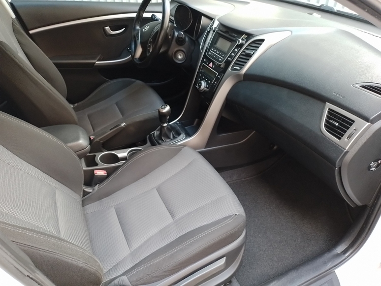 Hyundai i30 Tecno Bluedrive foto 7