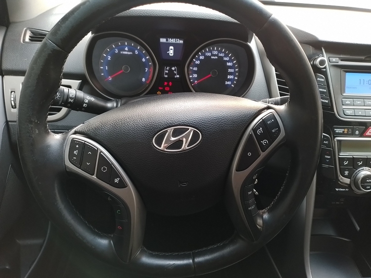 Hyundai i30 Tecno Bluedrive foto 11