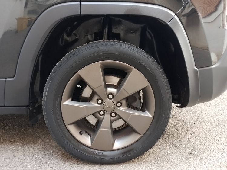 Jeep Cherokee 75 Aniv Auto 4x4 foto 14