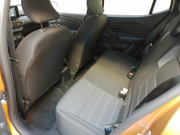 DACIA SANDERO STEPWAY ESSENTIAL foto 8