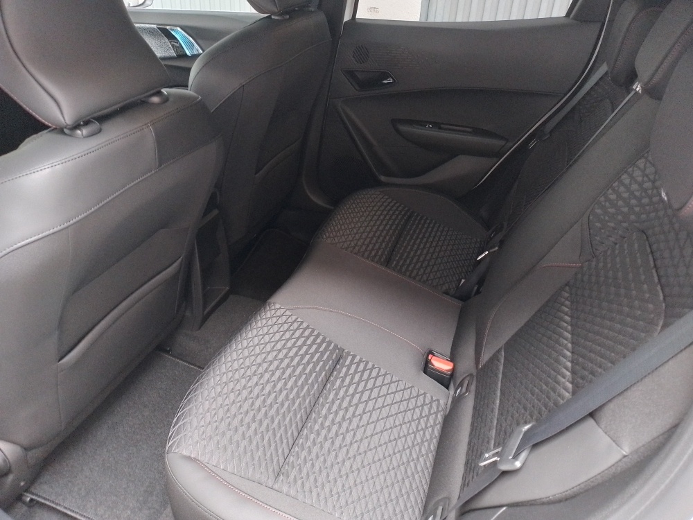 Renault Clio Techno miniatura 12