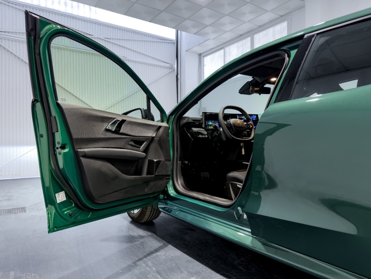 Renault Clio VI 160 E-Tech Full Hybrid Evolution foto 46