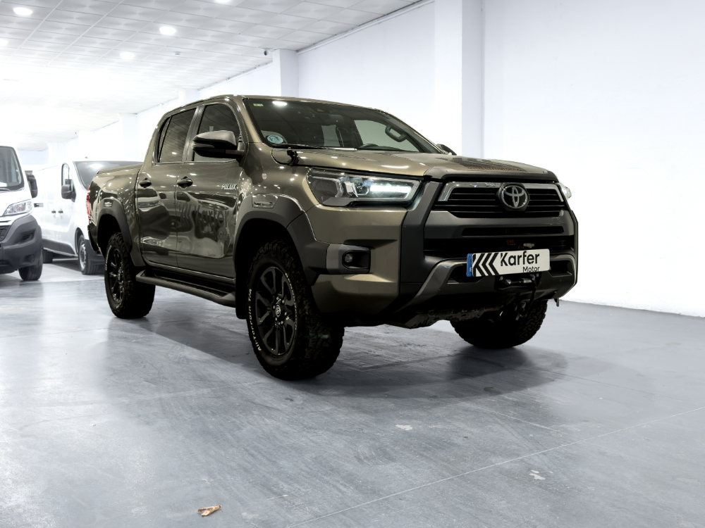 Toyota Hilux Doble Cabina Invincible 4x4 miniatura 4