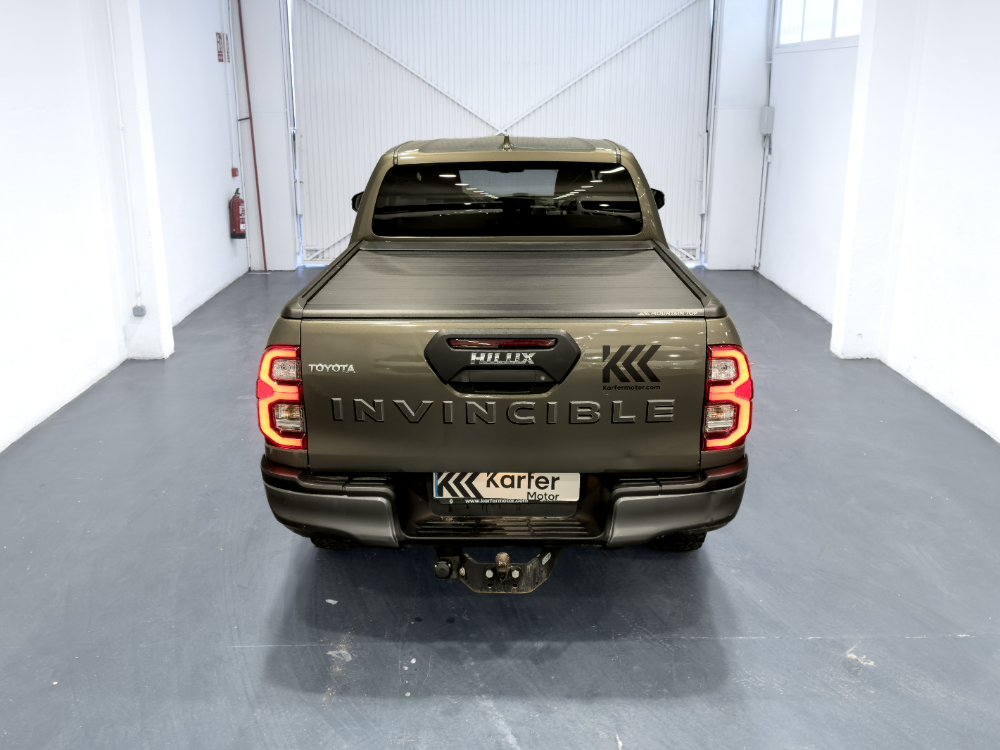 Toyota Hilux Doble Cabina Invincible 4x4 miniatura 9