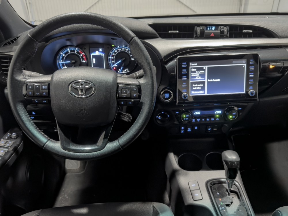 Toyota Hilux Doble Cabina Invincible 4x4 foto 16