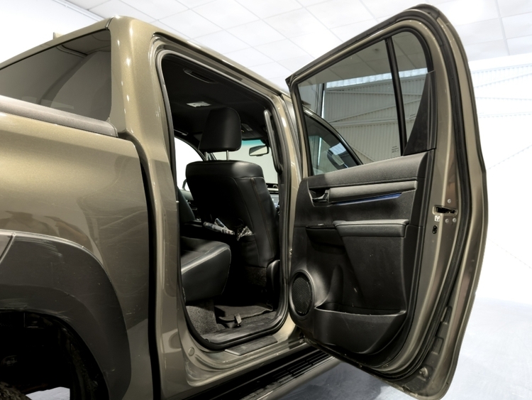 Toyota Hilux Doble Cabina Invincible 4x4 foto 24