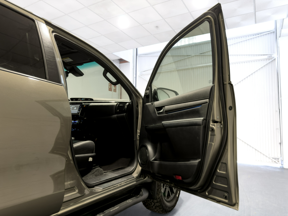 Toyota Hilux Doble Cabina Invincible 4x4 foto 28