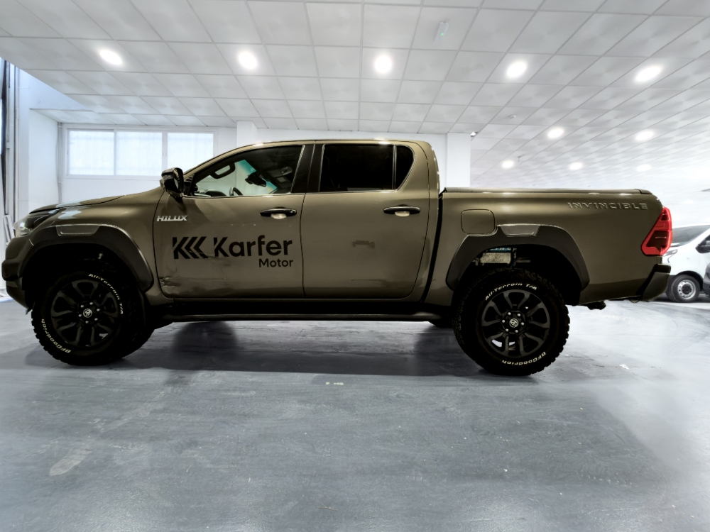 Toyota Hilux Doble Cabina Invincible 4x4 foto 5