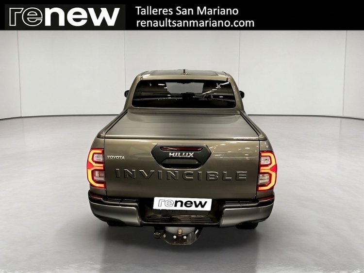 Toyota Hilux Doble Cabina Invincible 4x4 foto 6