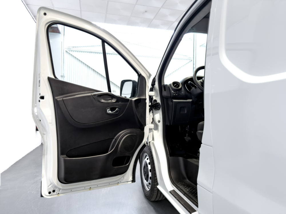 Renault Trafic L1H1 2,7t miniatura 10
