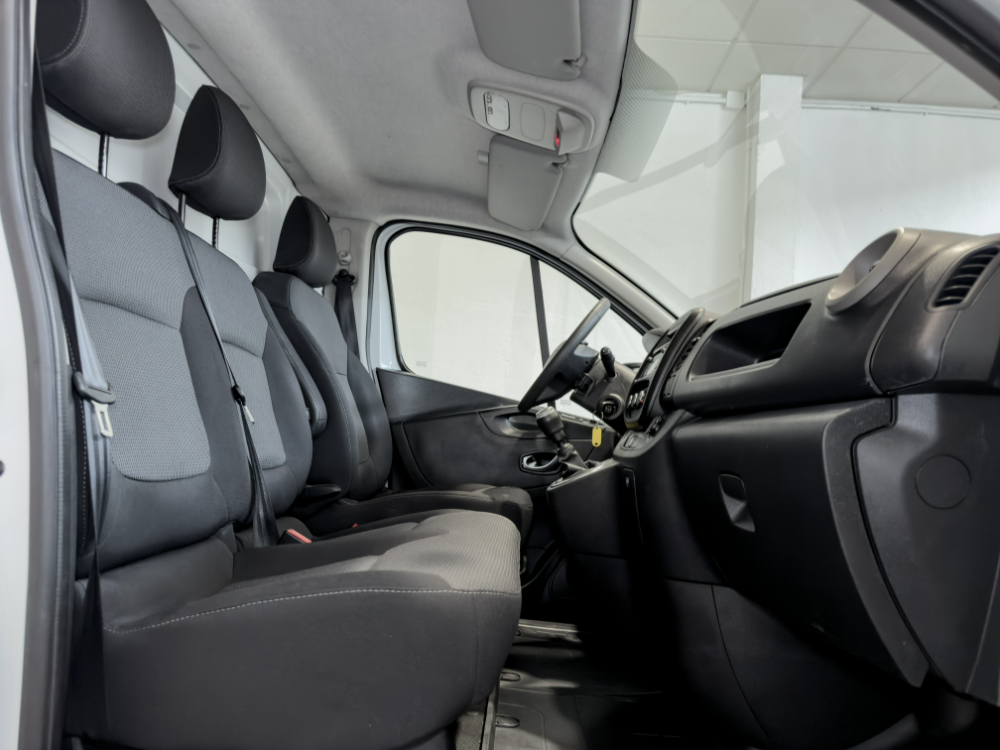 Renault Trafic L1H1 2,7t foto 25