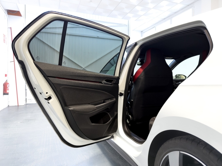 Volkswagen Golf VIII GTI foto 18