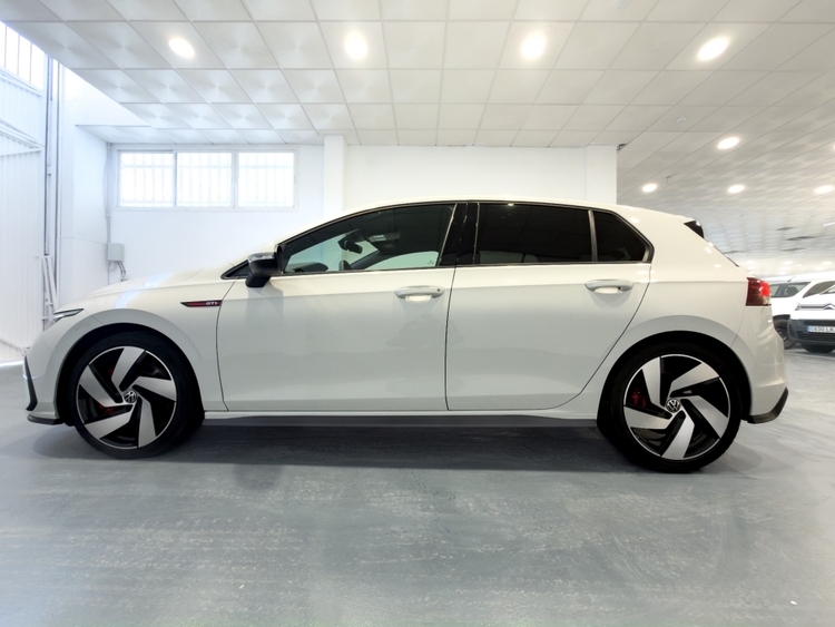 Volkswagen Golf VIII GTI foto 5