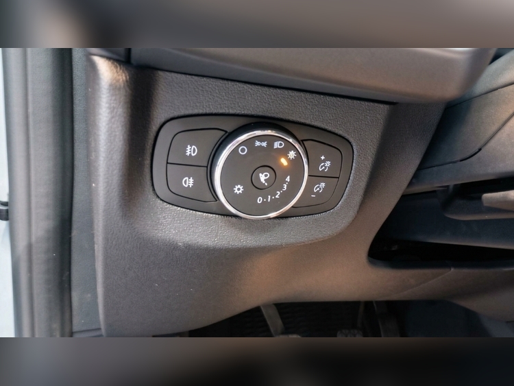 Ford Tourneo Courier Titanium foto 24