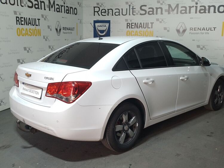 Chevrolet Cruze LS + foto 5